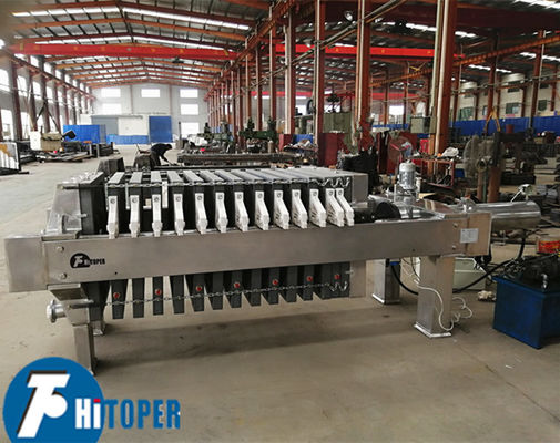 Prensa de filtro de membrana capaz de producir pasteles de filtro con un contenido máximo de sólidos y una humedad reducida para uso industrial