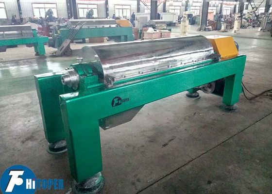 Centrifugadora de decantador industrial diseñada para separar los gránulos de fase sólida de las suspensiones en los campos de la industria ligera y farmacéutica