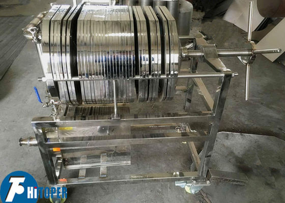 Filtro industrial de placas y marcos con diseño multicapa utilizando acero inoxidable 304 y 316L para procesos de separación sólido-líquido